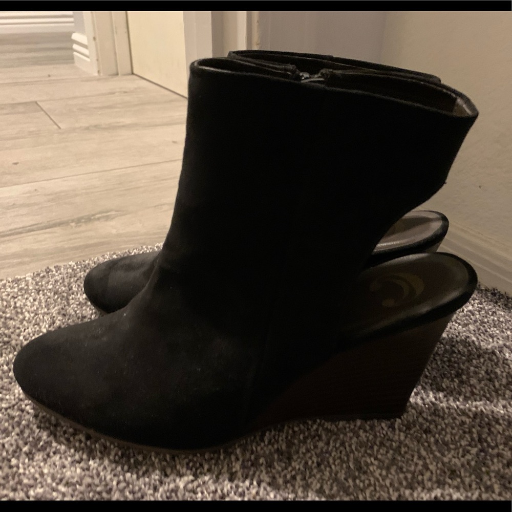 Charming Charlie NWOT Black Heel Cutout Booties